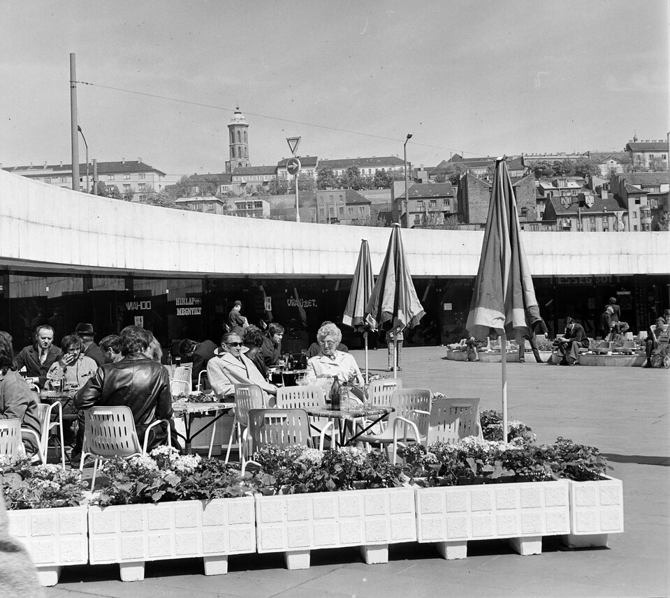 A Déli pályaudvar előtti aluljáró, 1973. Forrás: Fortepan / Gábor Viktor
