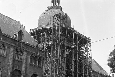 Az Iparművészeti Múzeum tatarozása, 1959. Forrás: Fortepan / UVATERV
