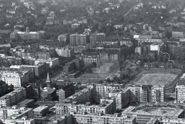 Szent Kristóf Szakrendelő Gyermekegészségügyi Centrum és Egynapos Sebészet. Tervező: Archikon. Forrás: Archikon archívuma
