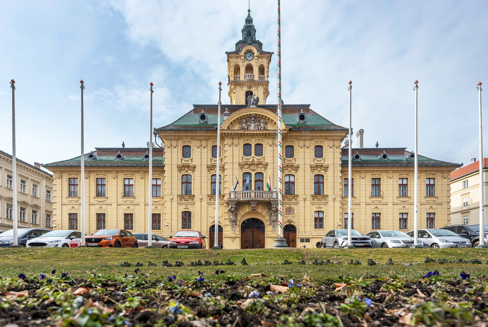 A csendes óriás: a szegedi Széchenyi tér története