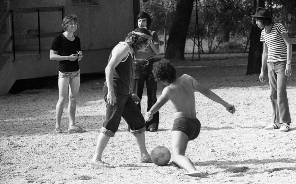 Balatonaliga, KISZ építőtábor, 1974. Forrás: Fortepan 88442 / Urbán Tamás
