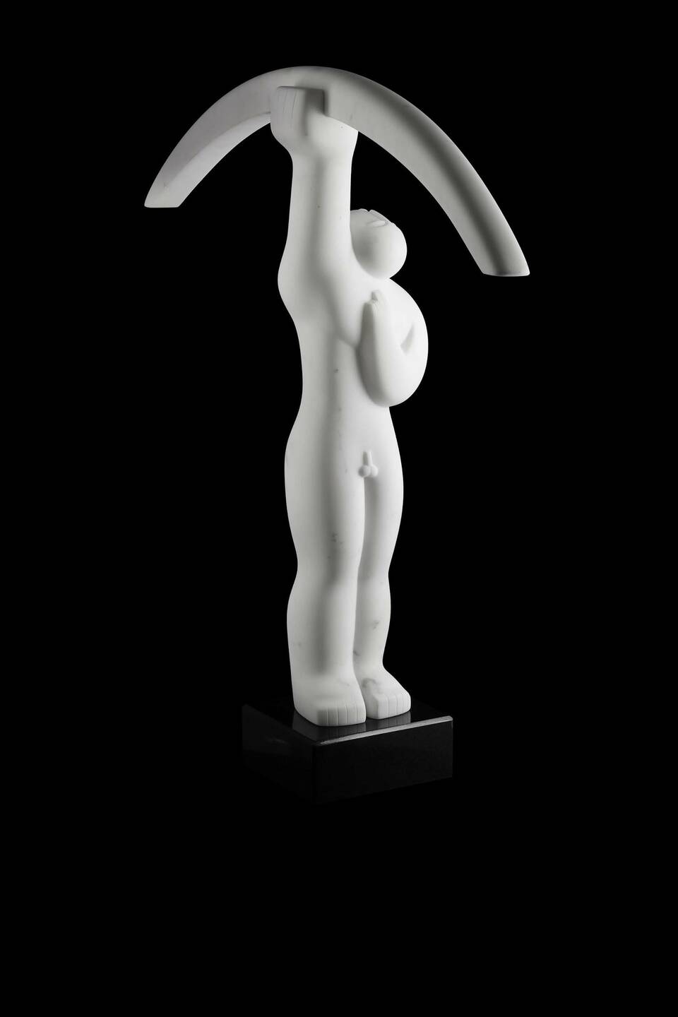 Boldi: Íjász. Márvány, 76x72x16 (sculptor.hu / Slezák István)
